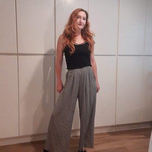 Gillia Wide Leg Very High Rise Flowy Pant Size XS